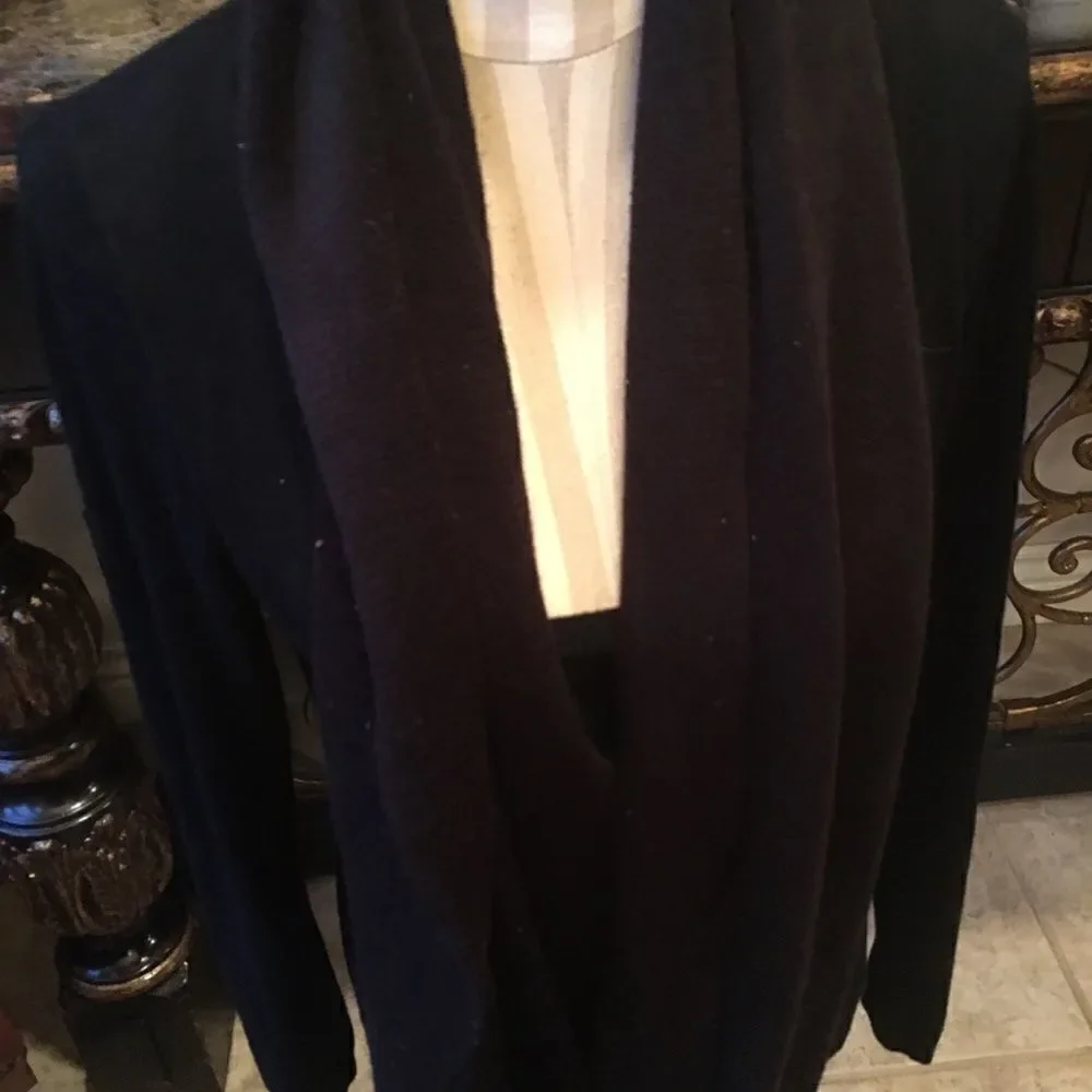 BLACK CALVIN Klein Circle Scarf!